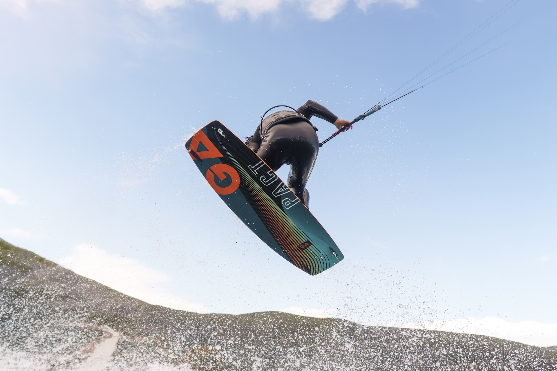GA Kites 2026, Gaastra Kiteboarding, Kitesurf board, Pact, carbone